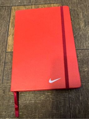 Nike Notebook Jordan 1 Retro New Balance 2002R Adidas Samba Puma Mostro Speedcat